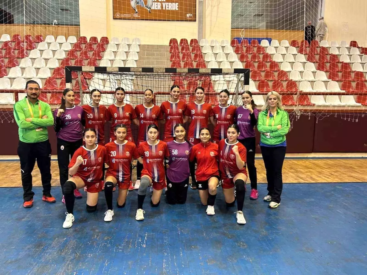 Kepez Belediyesi Kadın Hentbol Takımı, 6 Maçlık Zafer Serisini Tamamladı ve Play‑off Hedefliyor