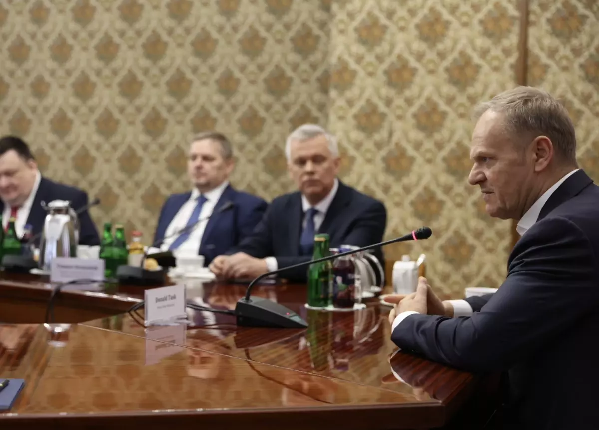 Tusk: NATO’nun Grönland’a Asker Göndermesi Olmaz