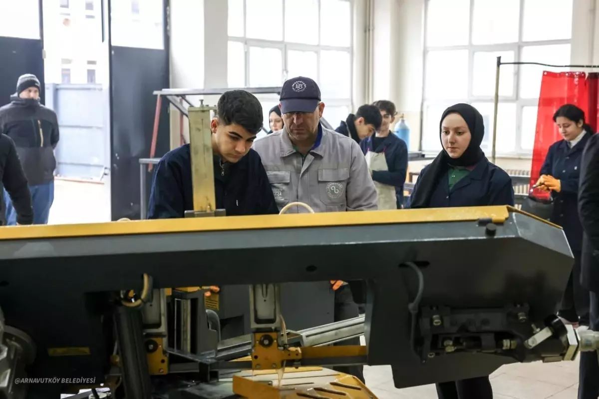 Arnavutköy Belediyesi ve Meslek Lisesi Kamelya Üretiminde İşbirliği İmzaladı