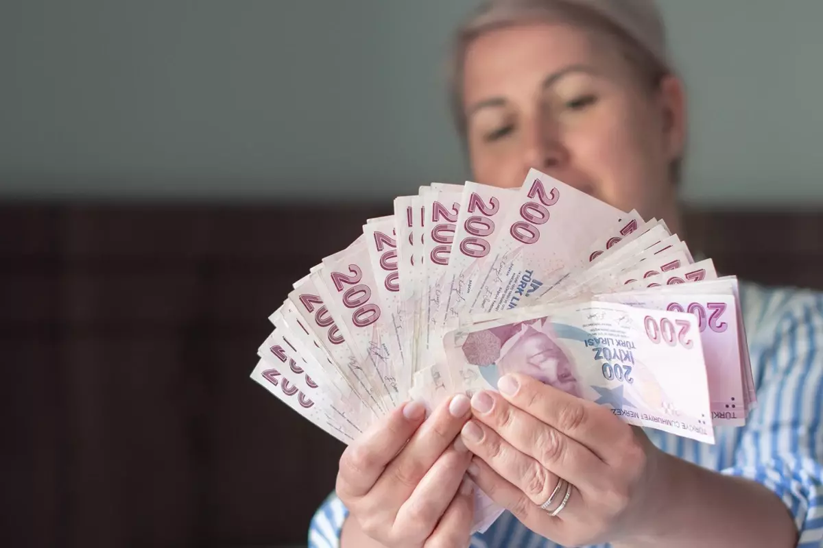 Emeklilere Bayram İkramiyesi 5 Bin TL’ye Yükseliyor: %25 Artış Detayları Açıklandı