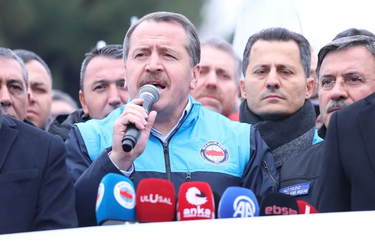 Memur-Sen, Kamuda Ücret Reformu İsteğini Hazine Bakanlığı'na Sunuyor