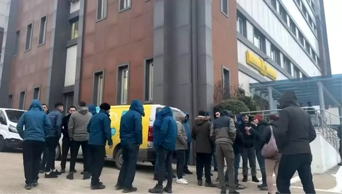 Bursa’da PTT Kargo Çalışanları Kod 25 ve Kod 46 İle İşten Çıkarılmaya Karşı Sokaklara Çıktı