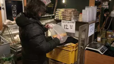 Erenler şarküteride ekmek tezgahı