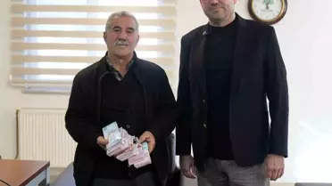 Para poşeti çöp kutusunda