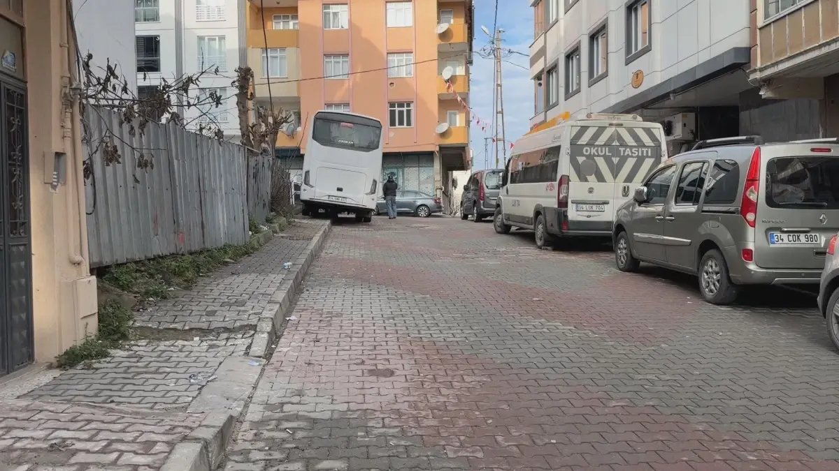 Arnavutköy'de Şok Cinayet: Araç İçinde Bulunan Ceset ve Yakalanan Şüpheli