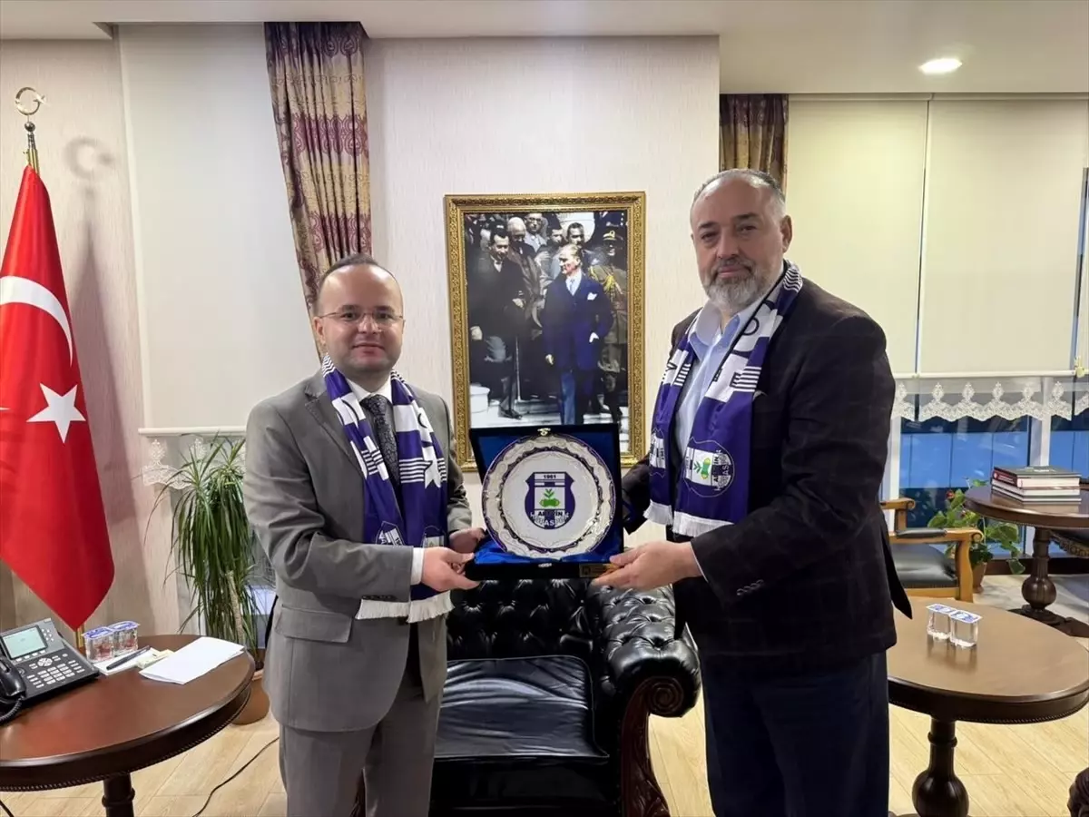 Artvin Hopaspor Yönetimi Kaymakam Arslantürk’ü Misafir Etti