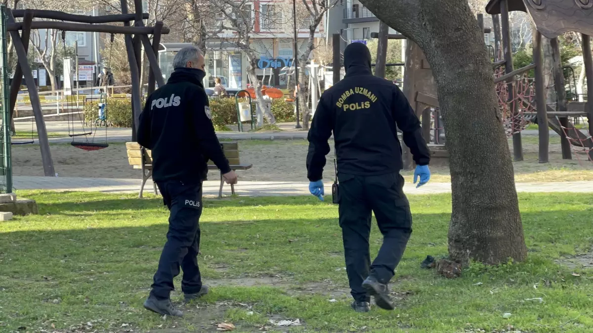 Çanakkale'de Çocuk Parkında Bulunan Patlamamış Mühimmat Güvenlik Ekipleri Tarafından İmha Edildi