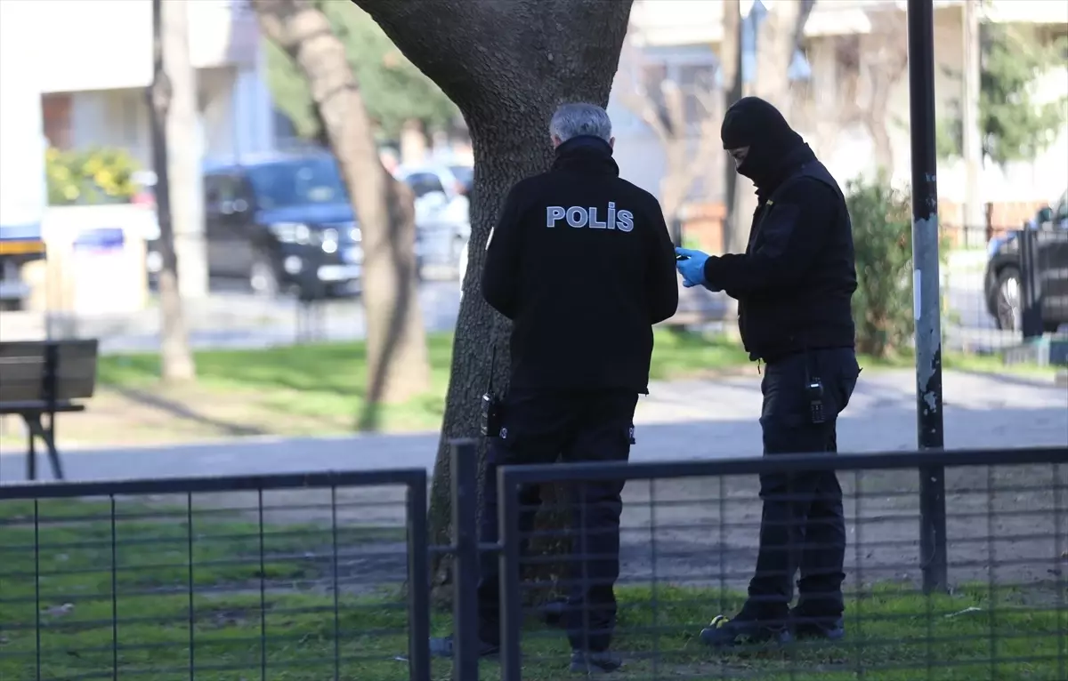 Çanakkale'de Çocuk Parkında Patlamamış Mühimmat Tespit Edildi, Güvenlik Ekipleri Operasyon Başlattı