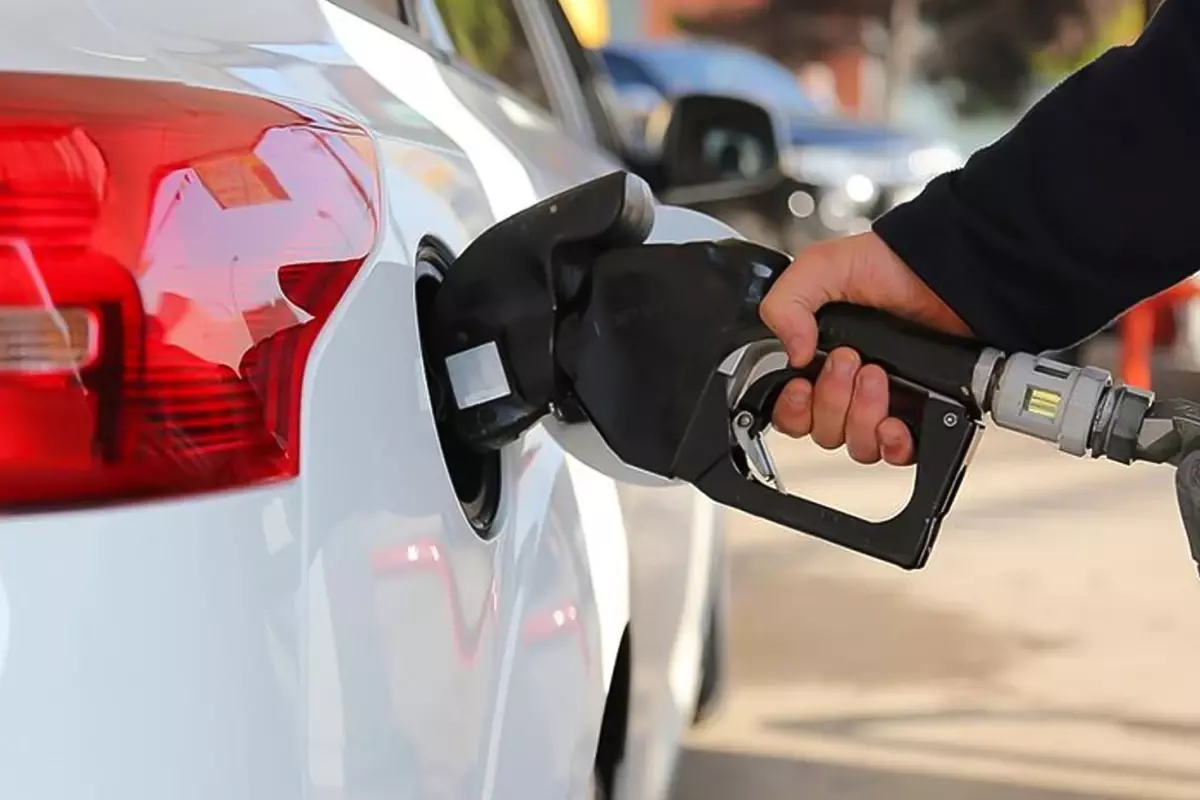 Akaryakıt Fiyatlarına Çifte Zam: Benzin ve Motorin Artışı Bekleniyor