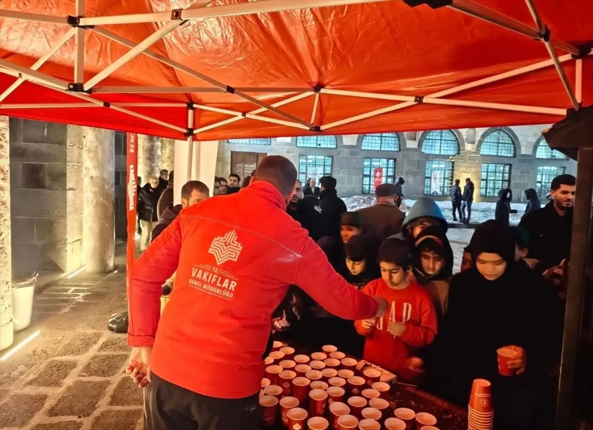 Diyarbakır’da Miraç Kandili’nde 8.500 Kişiye Sıcak Salep Sunuldu