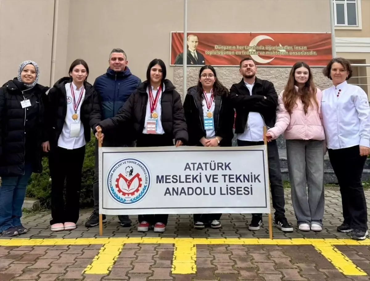 Gelibolu Okulu Öğrencileri Uluslararası Gastronomi Yarışmasında Bronz Madalya Aldı