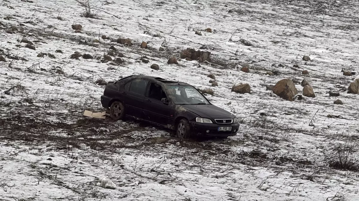 Karabük’te Kontrolden Çıkan Araç Tarlaya Girdi ve Takla Attı, Sürücü Hastaneye Kaldırıldı
