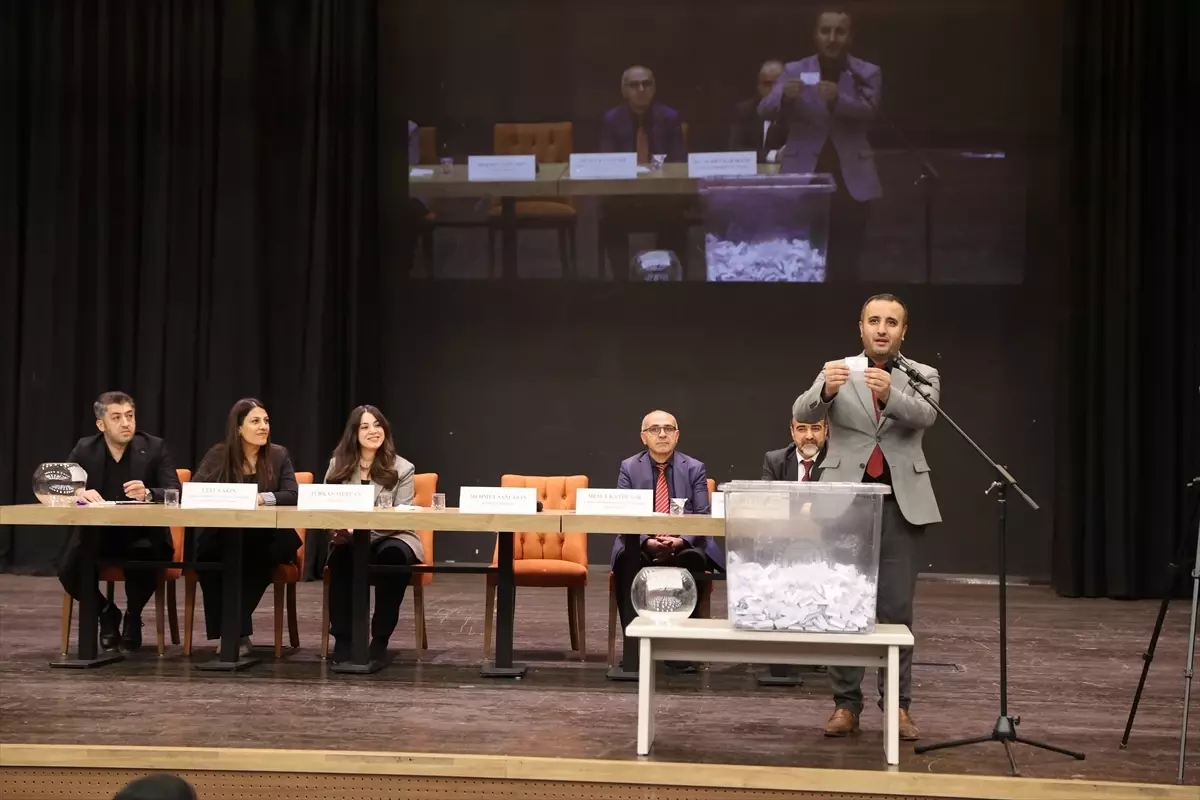 Mardin'de 47 Çifti Umre Yolculuğuna Gönderecek Kura Çekimi Gerçekleşti