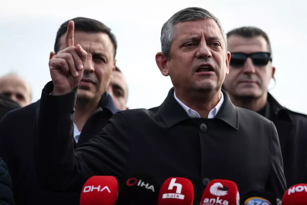 Özgür Özel, İmamoğlu’nun Diploma Dava Sürecinde Hukuksuzluk Uyarısı Yaptı