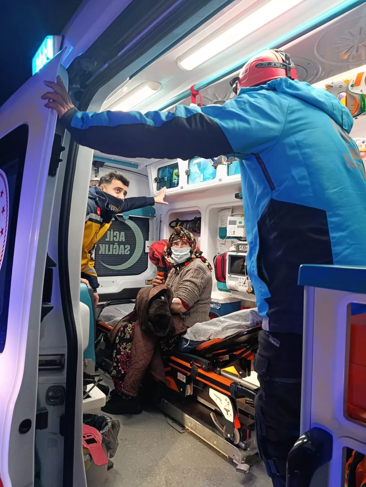 Yoğun Kar Şartlarında UMKE Ekipleri Tunceli'de 3 Hastaya Acil Sağlık Hizmeti Sağladı