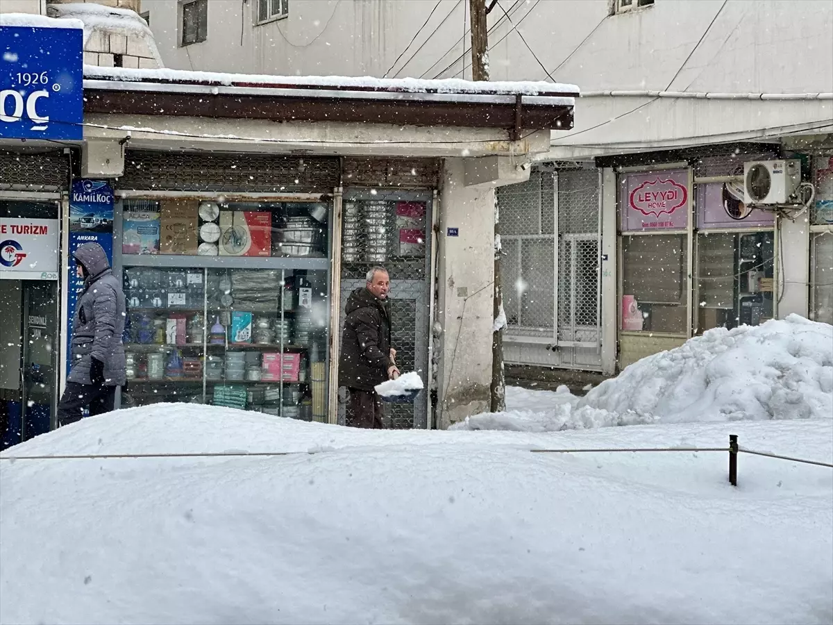 Doğu Anadolu’da Kar Fırtınası: 574 Köy Ulaşım Dışında Kaldı