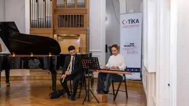 Konserde çalan Balkan ve Anadolu enstrümanları