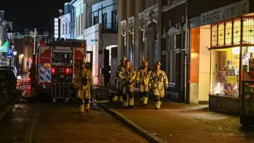 Patlama sonrası yangın ve kurtarma ekipleri