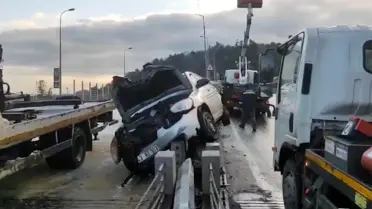 Sarıyer'de Araç Aydınlatma Direğine Çarptı: Sürücü Hastaneye Kaldırıldı
