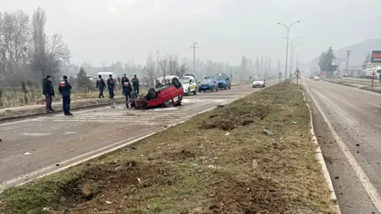 Tavşanlı’da Otomobil Takla Attı: 1 Sürücü Yaralı
