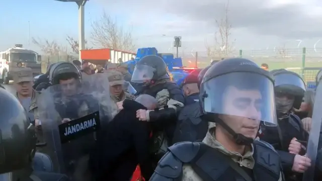 Silivri mahkeme binası dışı