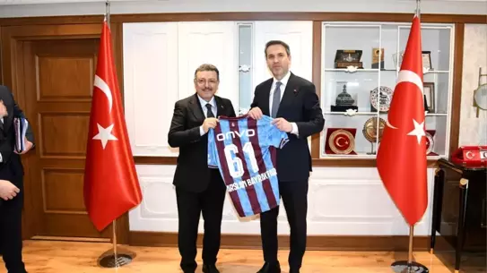 Bakan Bayraktar ve Belediye Başkanı toplantı anı