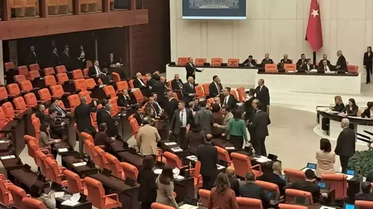 DEM'li Sırrı Sakık'tan TBMM'de Sert Uyarı: "Gerekeni Yapacağız"