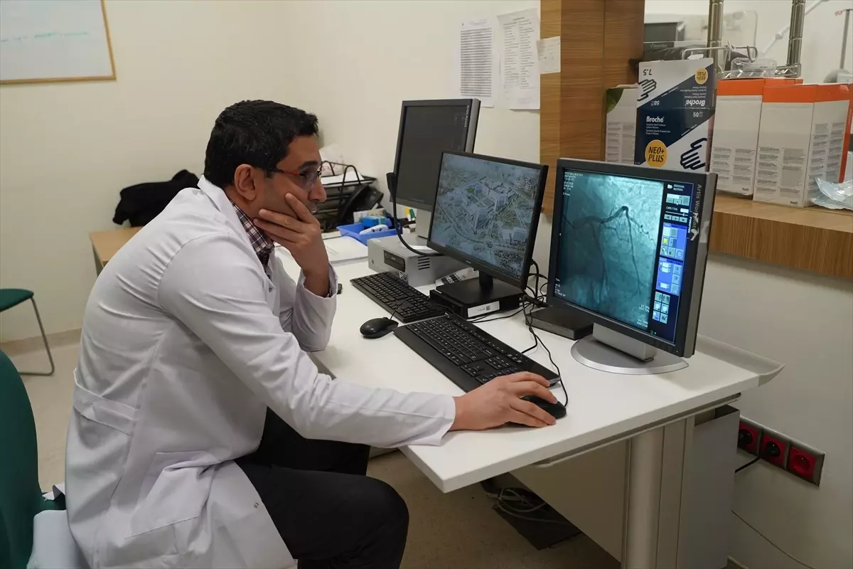 Sigarayı Bırakmak Kalp Krizi Olasılığını Yarıya Düşürüyor