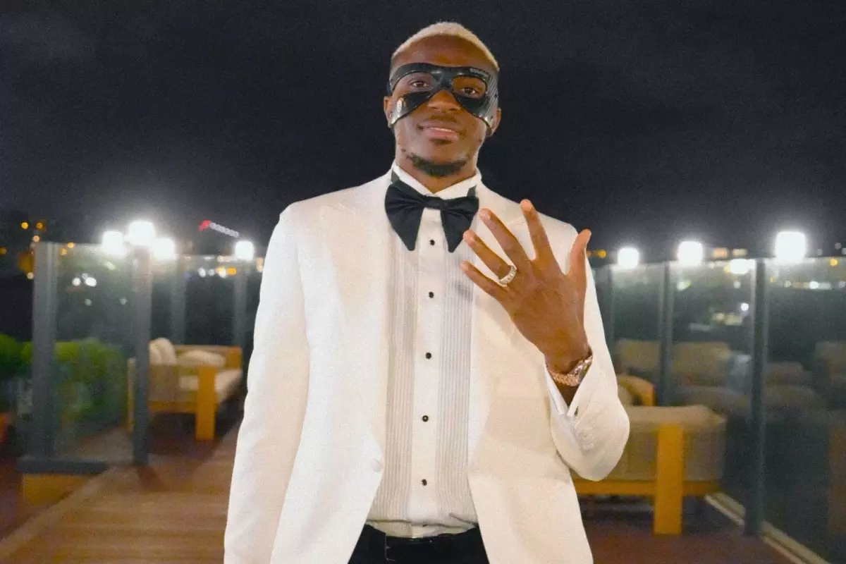 Asamoah Gyan, Manchester United'ın Victor Osimhen Transferini Destekliyor