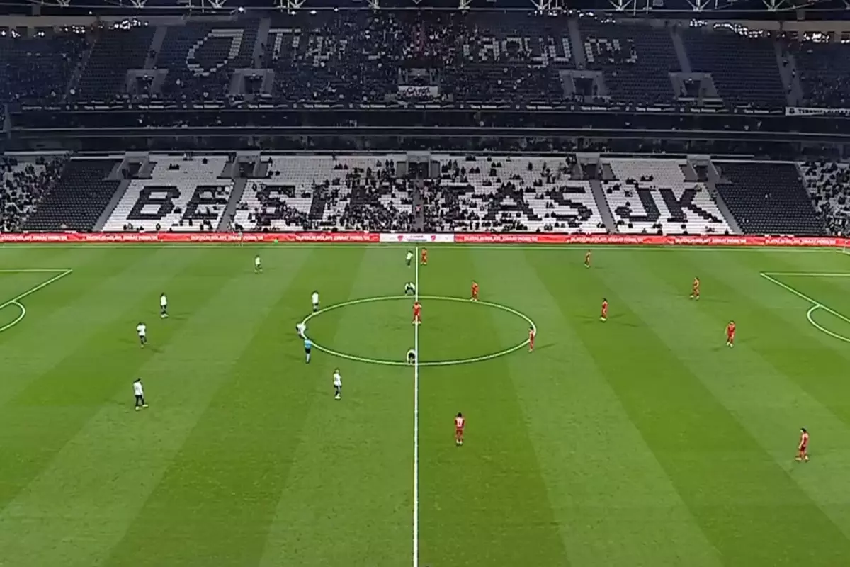 Beşiktaş ile Ankara Keçiörengücü'nün Ziraat Türkiye Kupası maçında tribünler sessiz kaldı