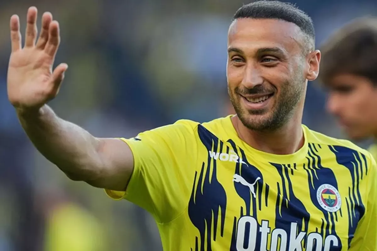 Cenk Tosun'un Fenerbahçe ile Sözleşmesi Sonlandı, Kasımpaşa Transferi Gündemde