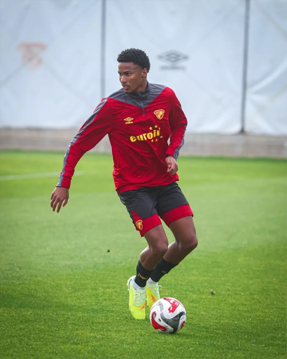 Göztepe, Rizespor Maçına Hazırlıklarını Hızlandırıyor: Antrenman Detayları