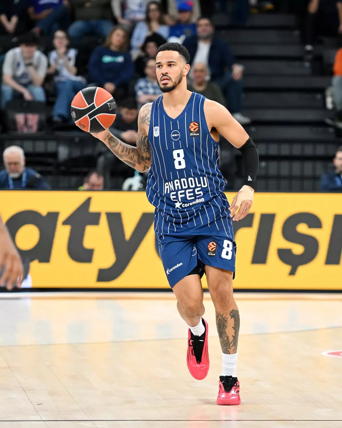 EuroLeague’de Anadolu Efes, Kosher Baskonia’ya 75-89 Yenildi