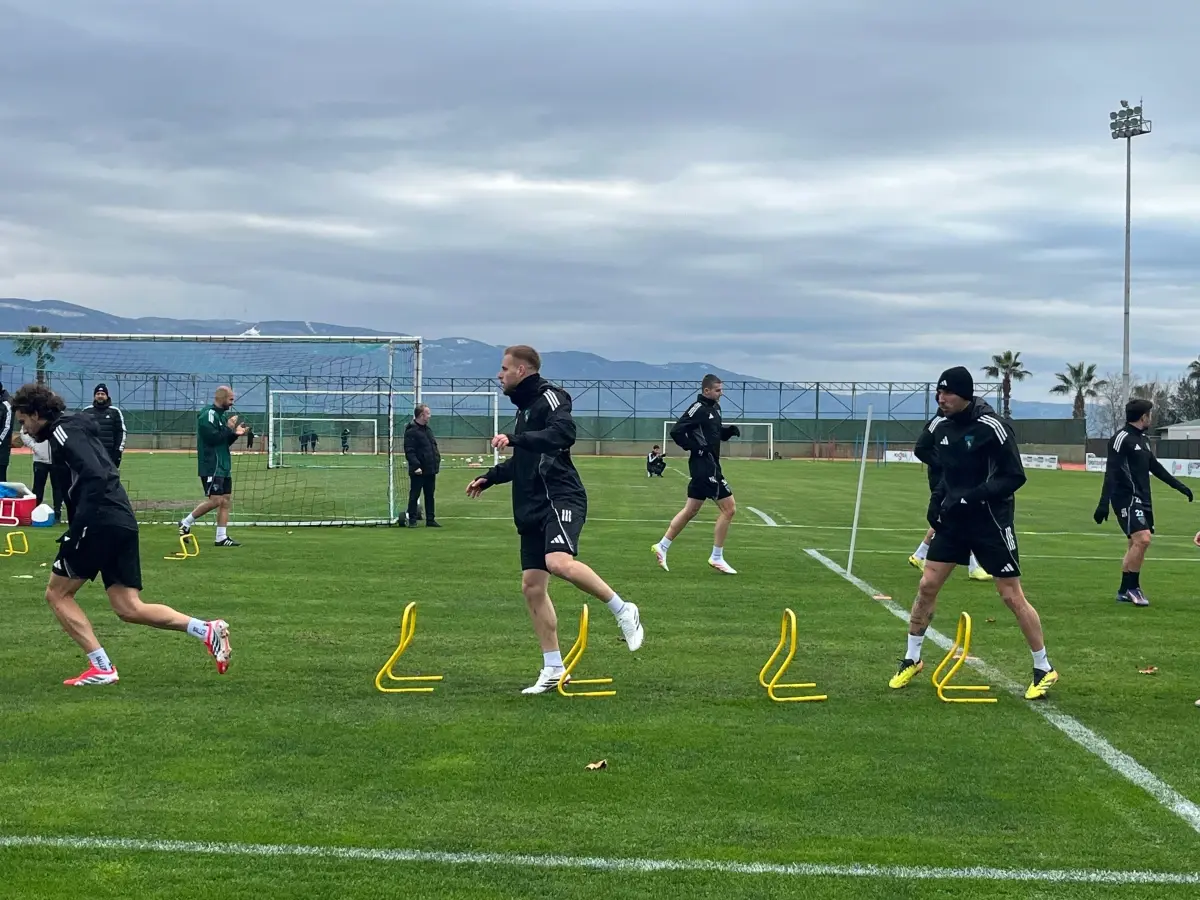 Kocaelispor, Trabzonspor Karşısında Stratejik Antrenmanlarla Maç Hazırlığını Tamamlıyor