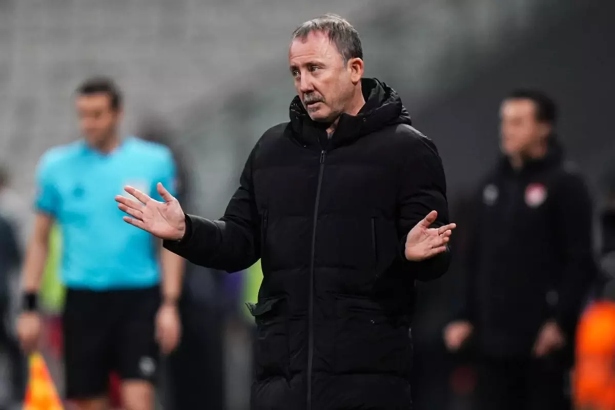 Sergen Yalçın'dan Beşiktaş'a Yeni Transfer Planı: 2-3 Oyuncu Hedefleniyor