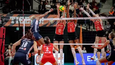 Maçta Eczacıbaşı Dynavit'in set kazanması