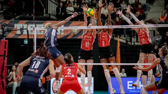 Eczacıbaşı Dynavit, Olympiacos'u 3-0 Mağlup Ederek Şampiyonlar Ligi'nde Önemli Bir Zafer Kazandı