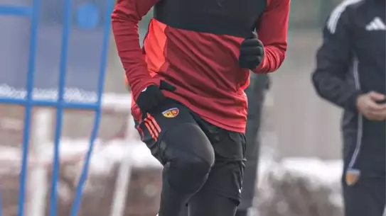 Kayserispor antrenman sahasında taktik çalışması