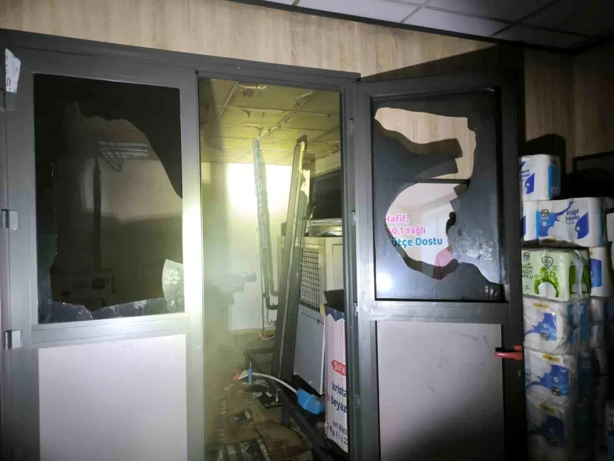 Batman’da Market Deposunda Çıkan Yangın Kontrol Altına Alındı