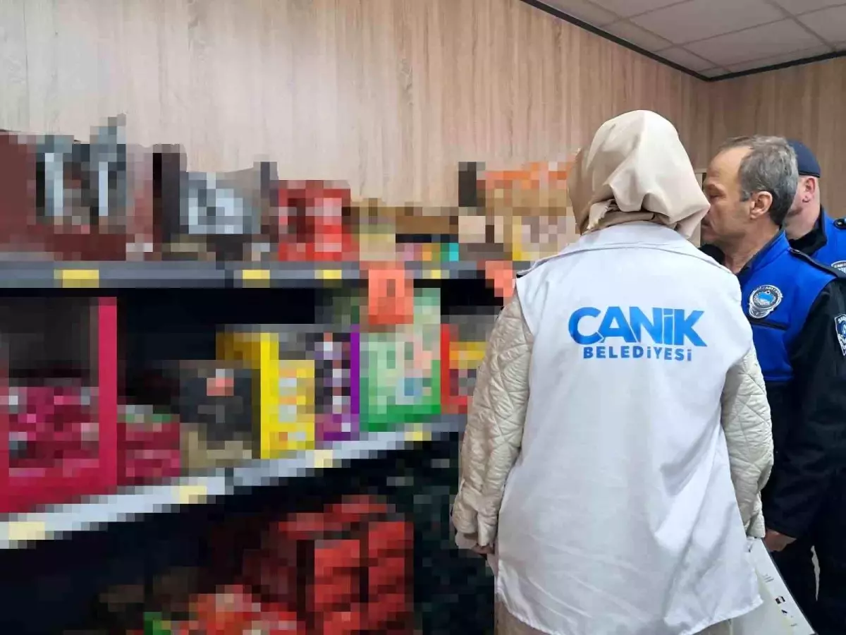 Canik Zabıta Ekipleri Zincir Marketlerde Ürün Güvenliğini Kontrol Etti