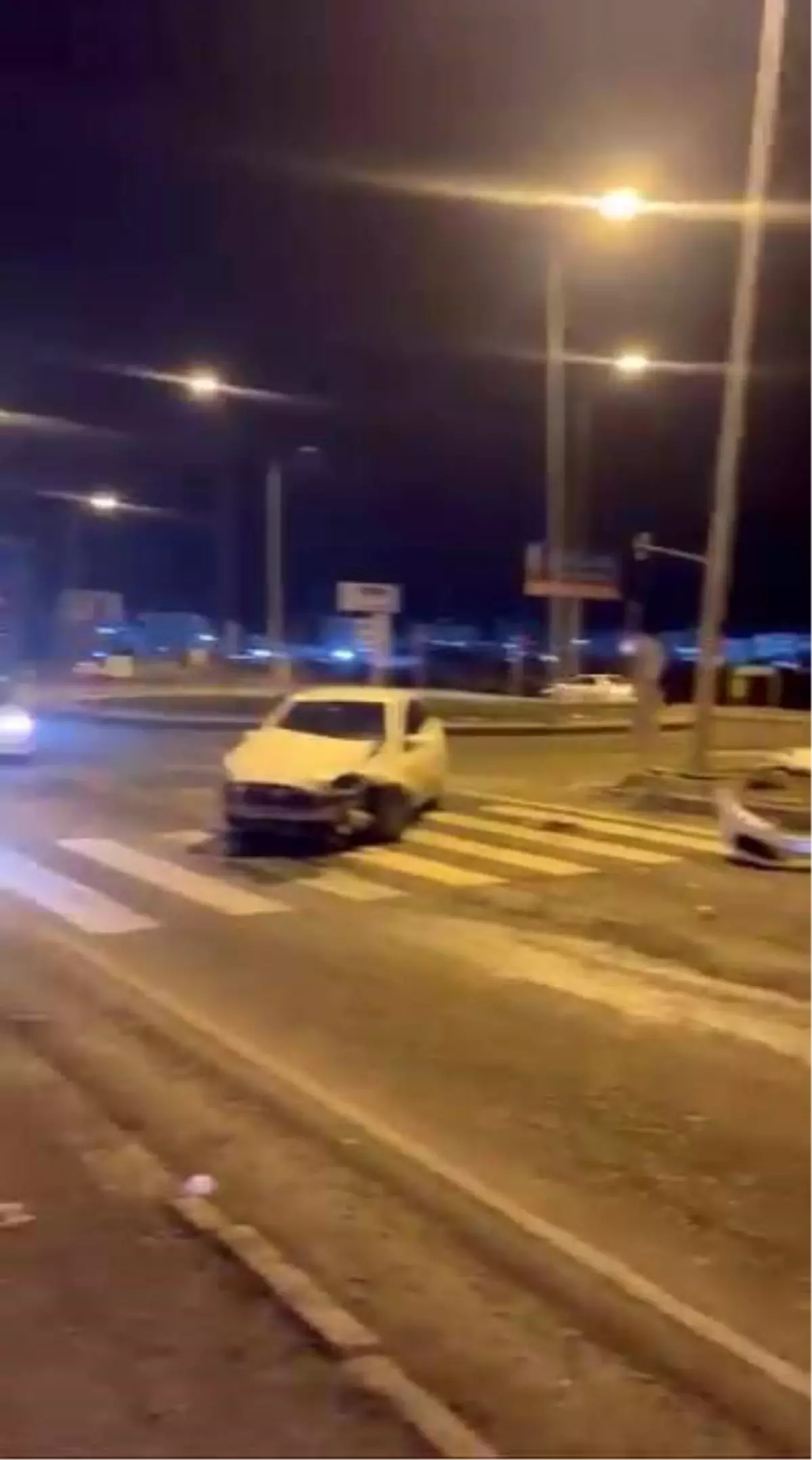 Diyarbakır’da Çarpışan İki Araçta 2 Kişi Yaralandı