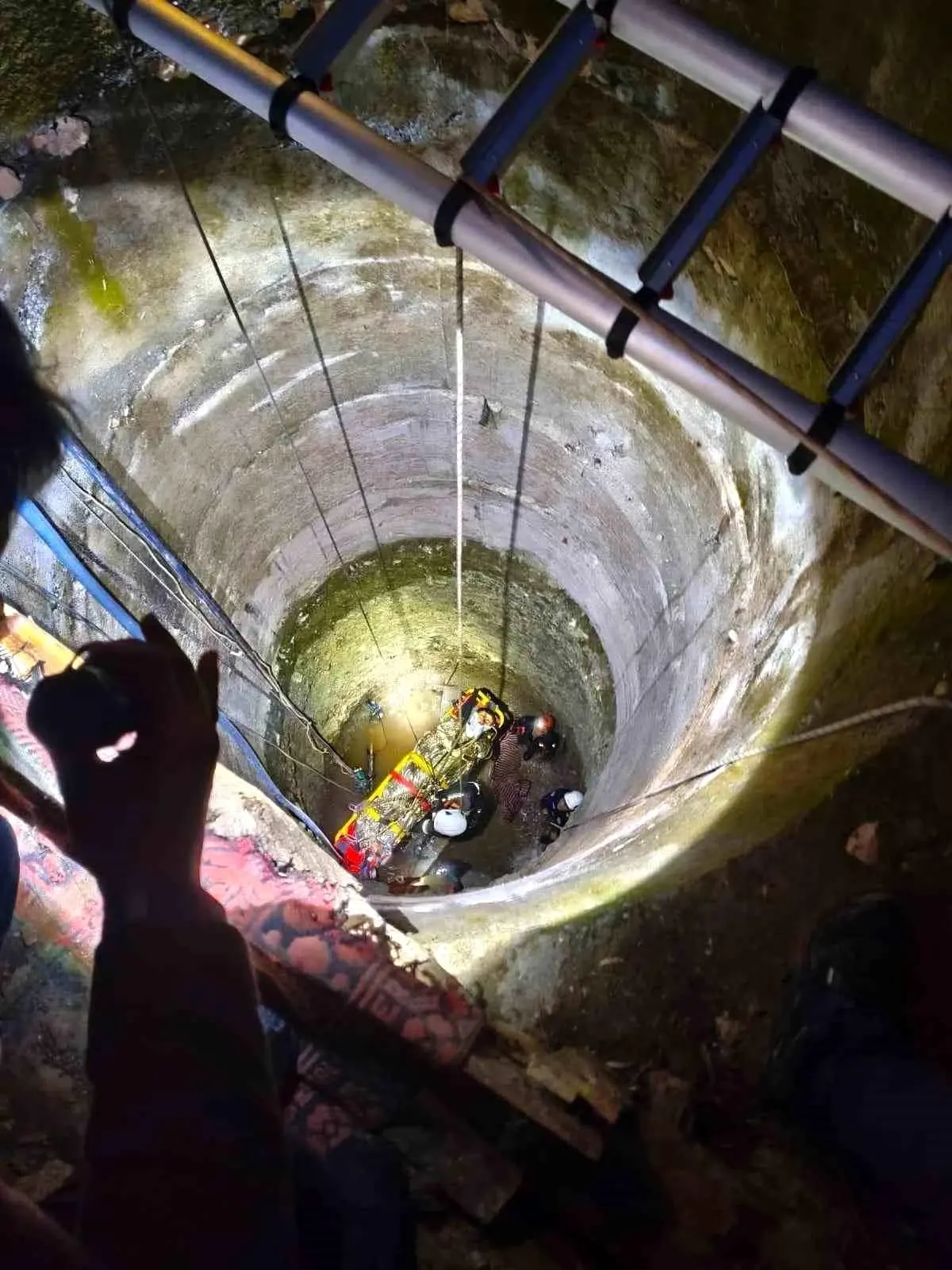 Kahta'da 10 Metre Derinlikteki Kuyudan Kurtarılan Genç