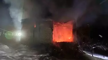 Erciş’te söndürülen yangınlardan biri