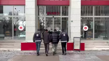 Operasyonda yakalanan göçmenler