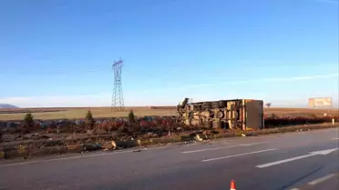 Afyonkarahisar Anıtkaya Köyü'nde Kamyon-Otomobil Çarpışması: Halil Saygı Hayatını Kaybetti