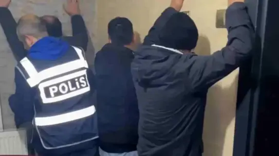 Operasyon sırasında ele geçirilen kumar ekipmanları