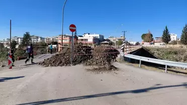 Hatay’da Karakese Köprüsü’ndeki Büyük Delik Nedeniyle Trafik Durduruldu