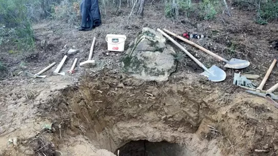 Karacasu’da Jandarma, Kaçak Kazı Operasyonu ile 5 Şüpheliyi Tutukladı