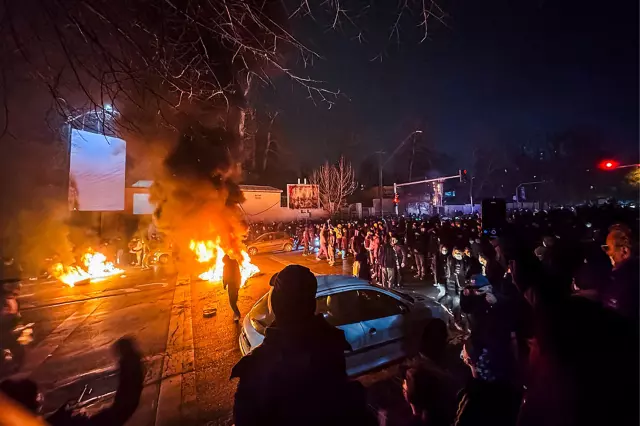 İran’da protesto kalabalığı