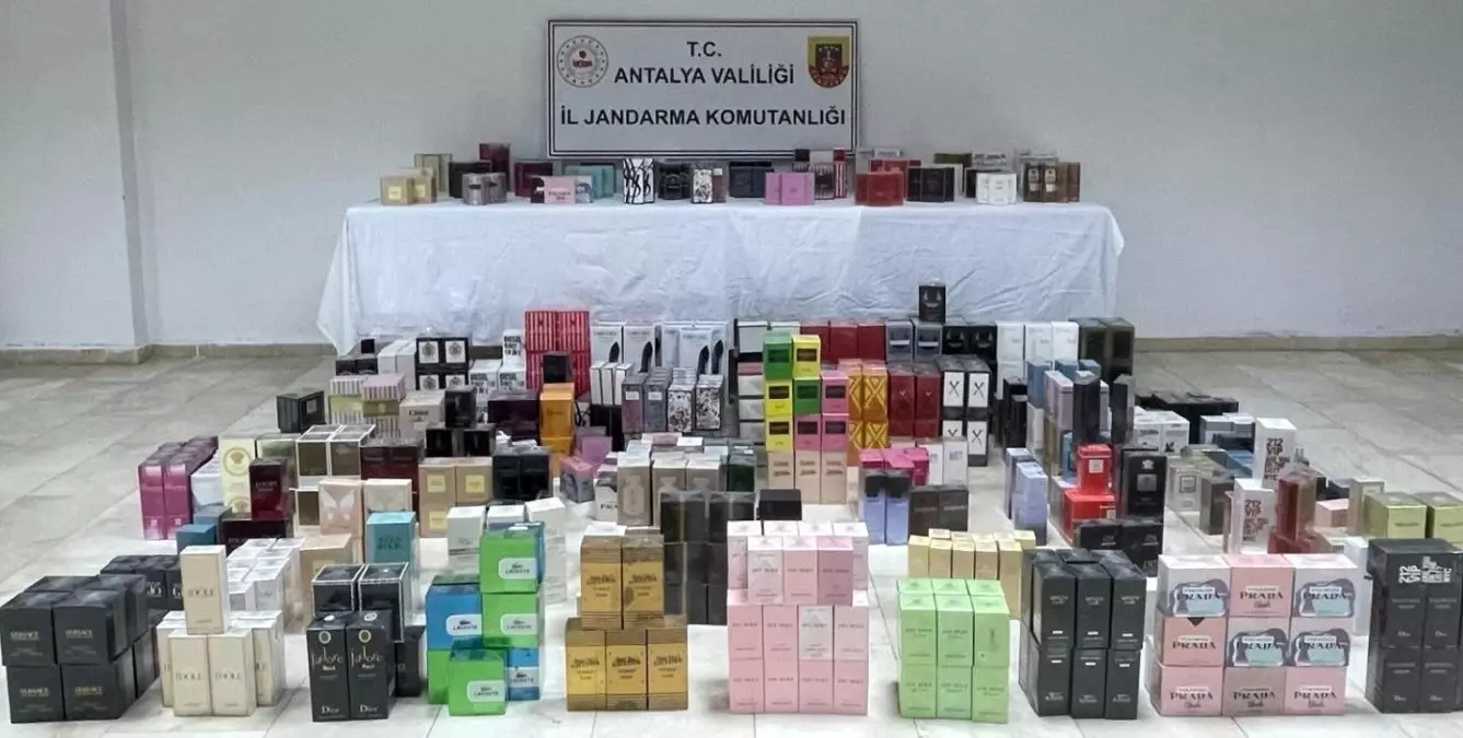 Antalya Serik'te Jandarma Operasyonu: 3.450 Kilo Kaçak Parfüm Ele Geçirildi